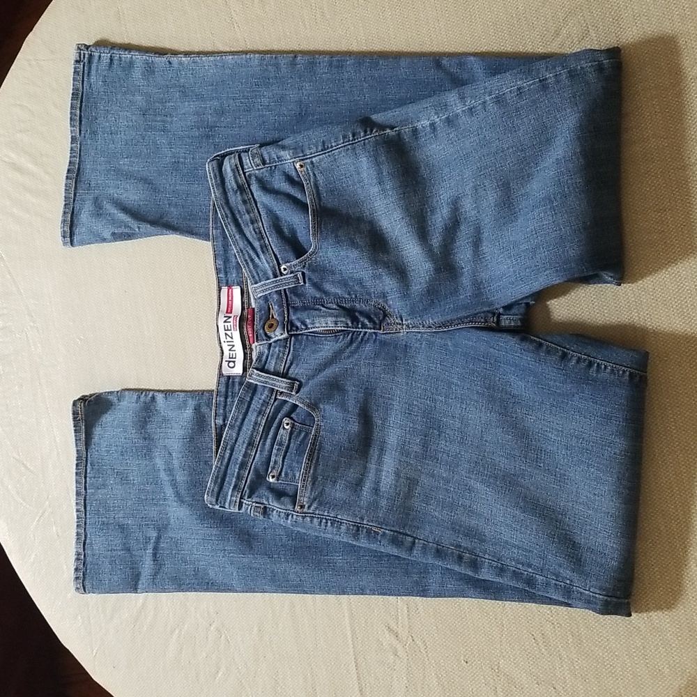 🥳Host Pick🥳💙Levi's Denizen Boot Cut Blue Jeans💙